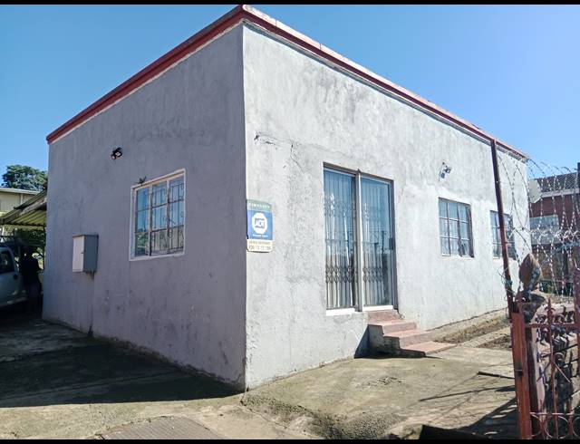 3 BEDROOM FREEHOLD FOR SALE IN NORTHDALE
